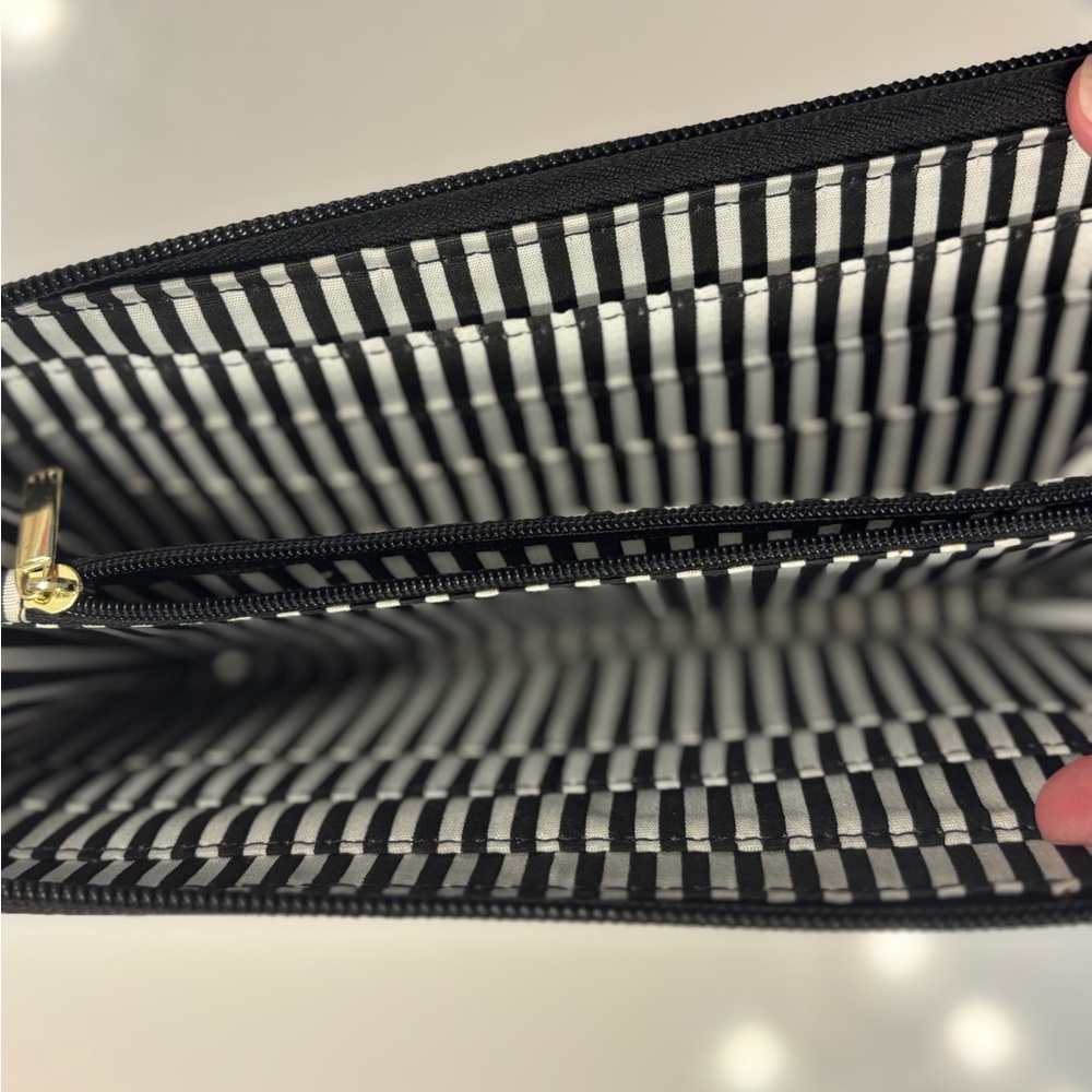 Betsey Johnson Pink Leopard Print Wallet - Picture 4 of 4